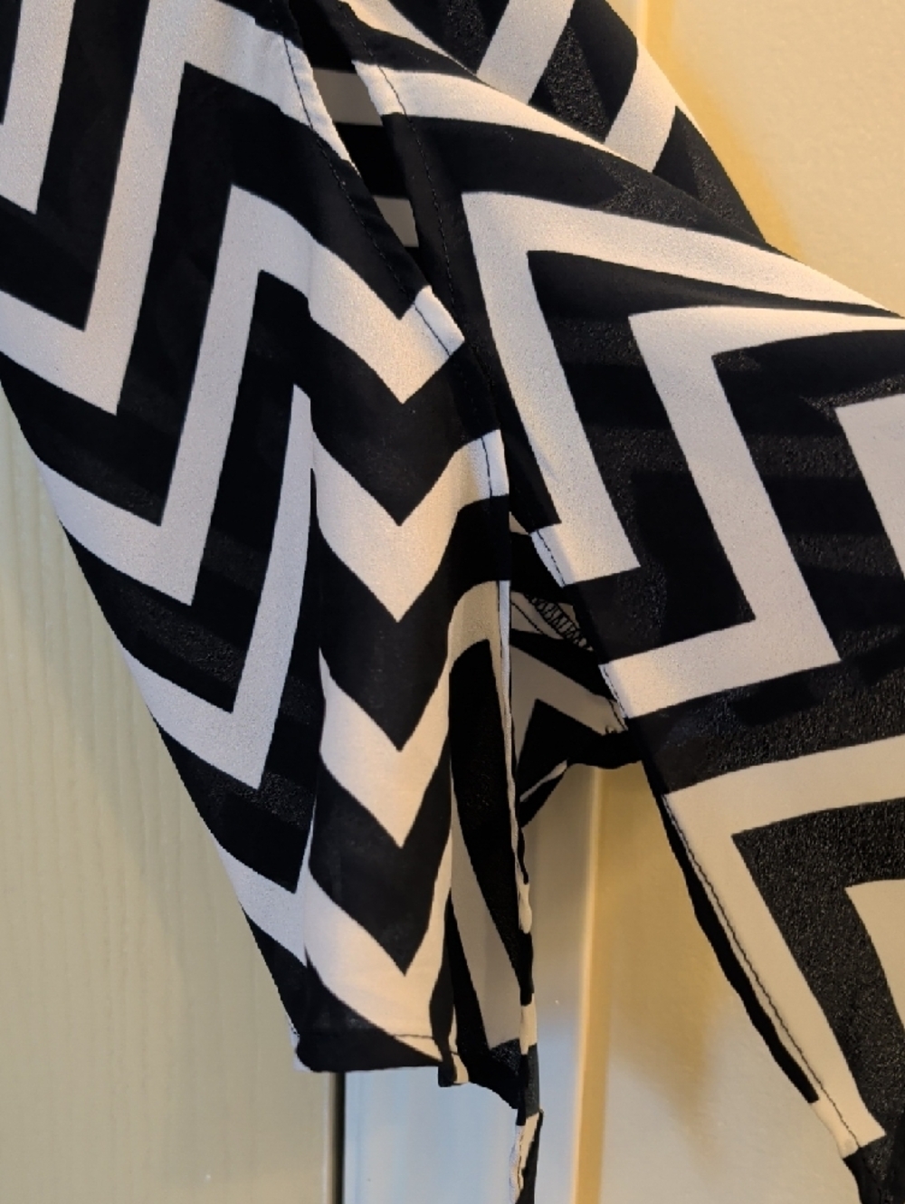 Tacera Navy White Chevron Off Shoulder Blouse Size M Boho Flowy Hi Low Top - Picture 5 of 9
